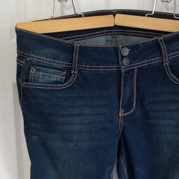 New! WallFlower Blue Jeans Size 11 Short Bootcut Curvy Contour Waistband - Picture 2 of 16